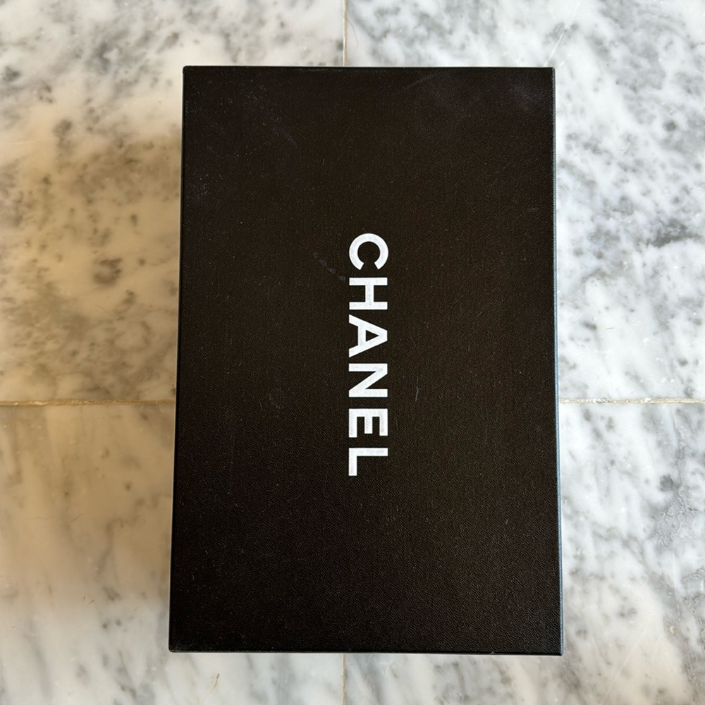 CHANEL Authentic shoe box size 38.5